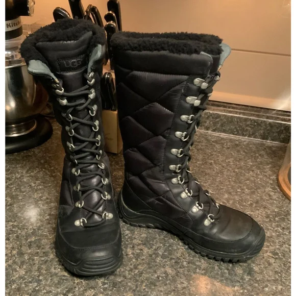 Ugg Kintla Boots - Picture 5 of 10